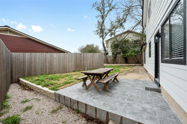 8303 Los Ranchos DR, Austin, TX 78749