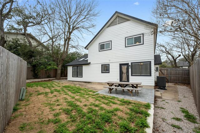 8303 Los Ranchos DR, Austin, TX 78749