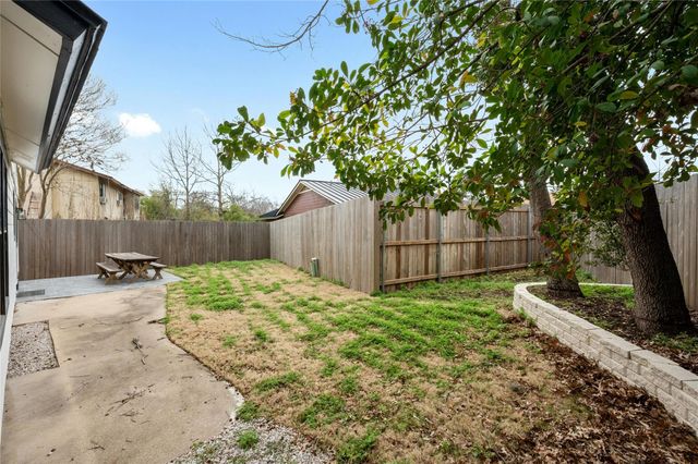 8303 Los Ranchos DR, Austin, TX 78749