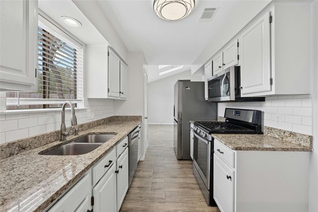 8303 Los Ranchos DR, Austin, TX 78749