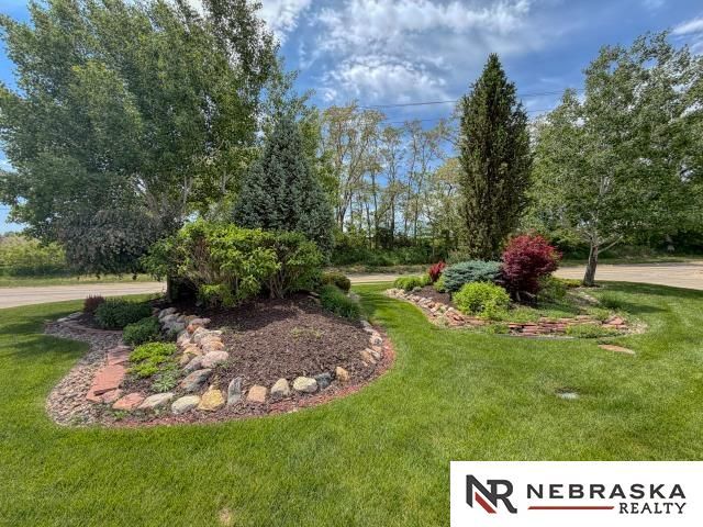 1911 Glen Cove, Council Bluffs, IA 51503