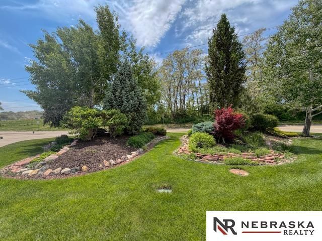 1911 Glen Cove, Council Bluffs, IA 51503