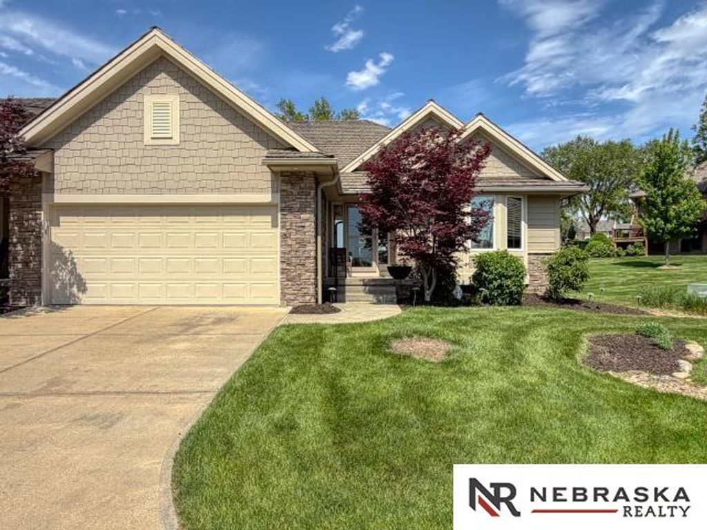 1911 Glen Cove, Council Bluffs, IA 51503