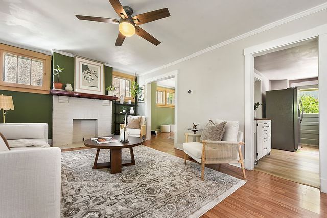 2243 S Braddock Ave, Swissvale, PA 15218