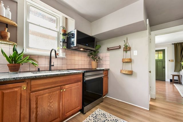 2243 S Braddock Ave, Swissvale, PA 15218