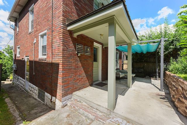 2243 S Braddock Ave, Swissvale, PA 15218
