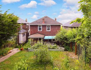 2243 S Braddock Ave, Swissvale, PA 15218