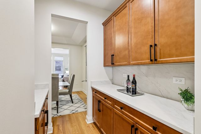 1416 S EMERALD Avenue, Chicago, IL 60607