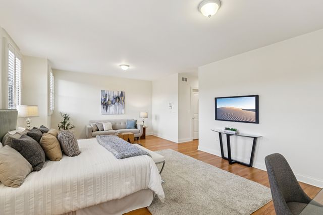 1416 S EMERALD Avenue, Chicago, IL 60607