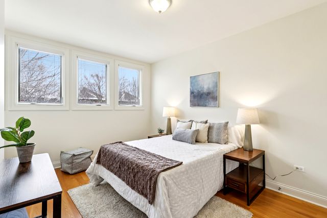 1416 S EMERALD Avenue, Chicago, IL 60607