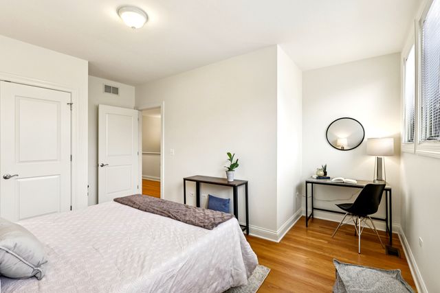 1416 S EMERALD Avenue, Chicago, IL 60607