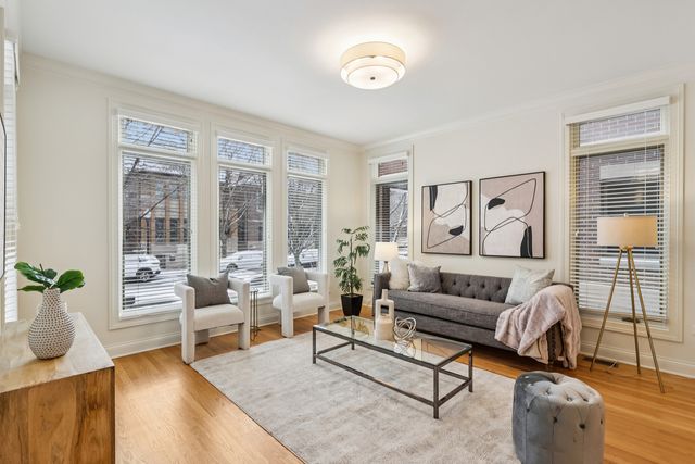 1416 S EMERALD Avenue, Chicago, IL 60607