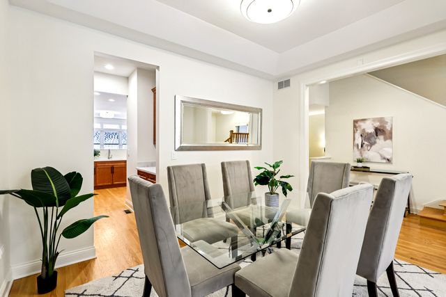 1416 S EMERALD Avenue, Chicago, IL 60607