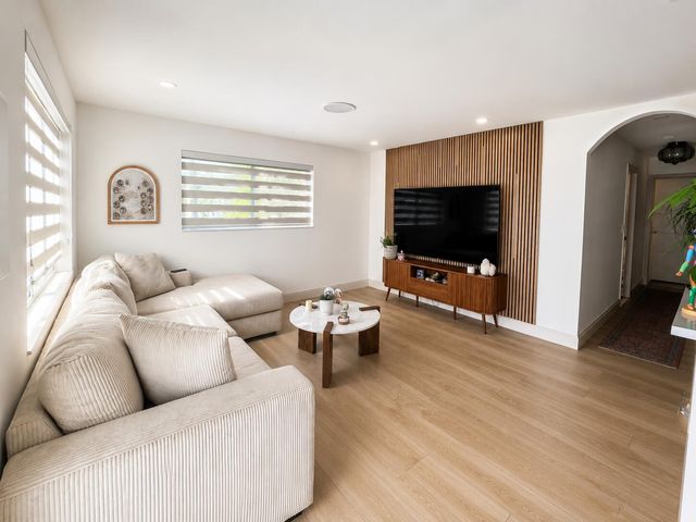 412 S 24TH Avenue, Hollywood, FL 33020