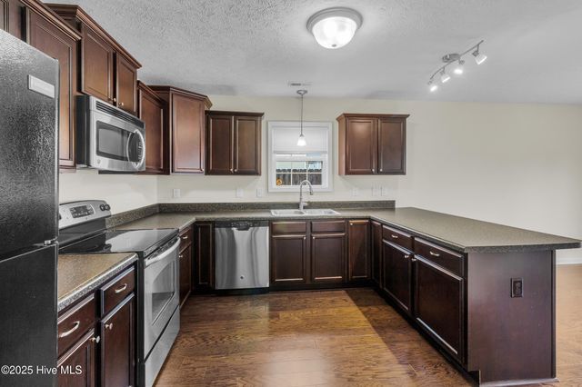 3301 Hardee Farms Drive, New Bern, NC 28562