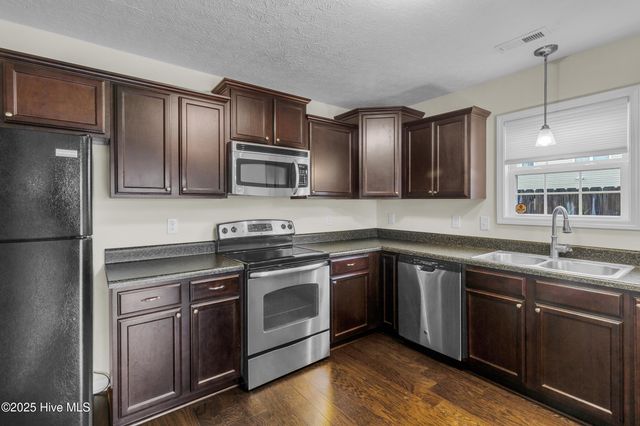 3301 Hardee Farms Drive, New Bern, NC 28562