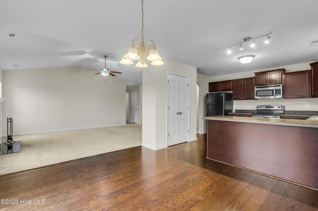 3301 Hardee Farms Drive, New Bern, NC 28562