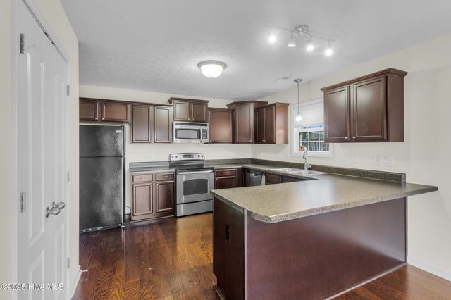 3301 Hardee Farms Drive, New Bern, NC 28562