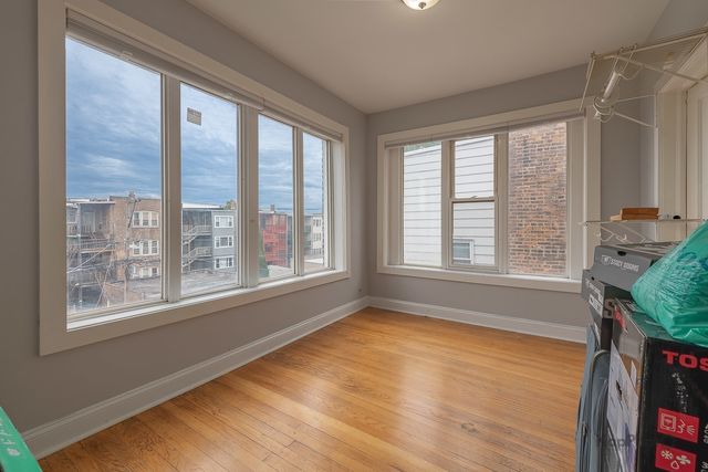 8923 S Blackstone Avenue, Chicago, IL 60617