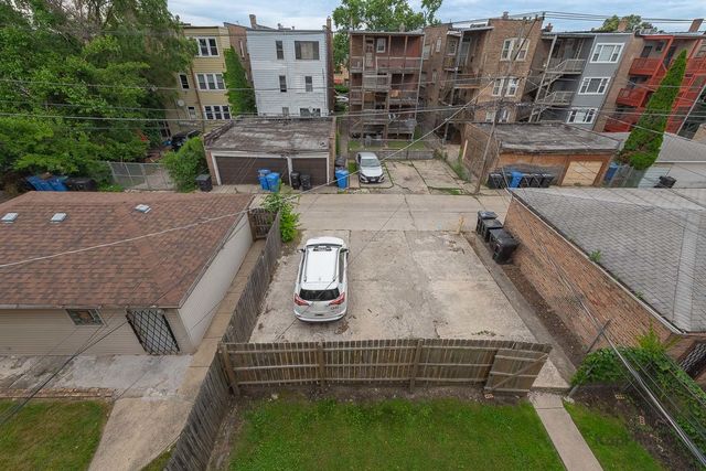 8923 S Blackstone Avenue, Chicago, IL 60617