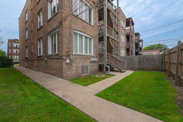 8923 S Blackstone Avenue, Chicago, IL 60617