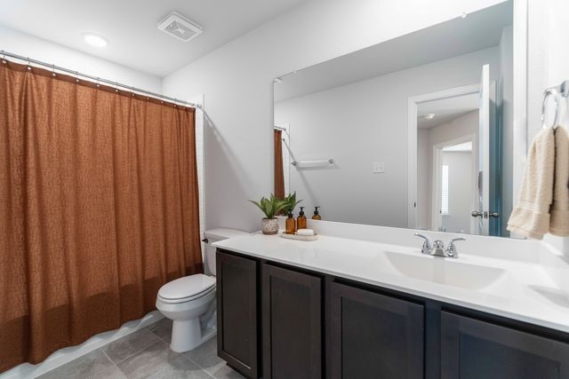 802 Tompkins Ln, Gallatin, TN 37066