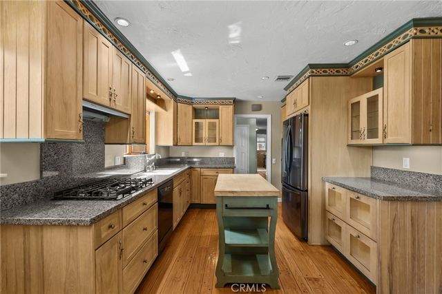 9819 Nestle Avenue, Northridge, CA 91325