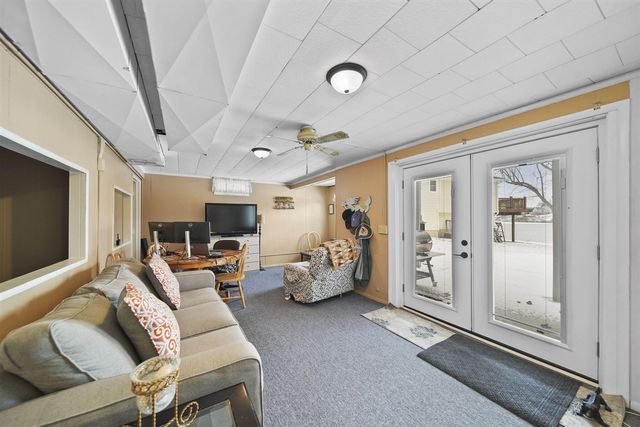 261 Somerset Drive, Brooklyn, MI 49230