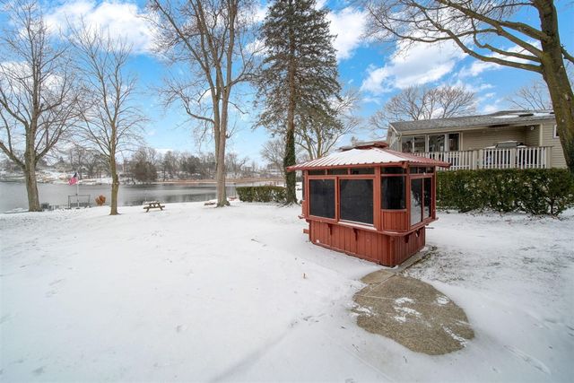 261 Somerset Drive, Brooklyn, MI 49230