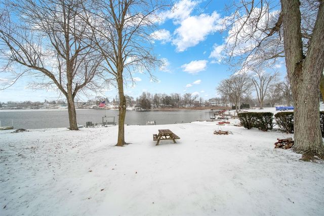 261 Somerset Drive, Brooklyn, MI 49230