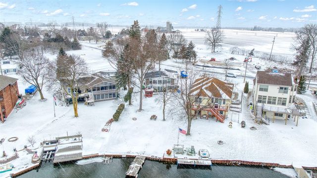 261 Somerset Drive, Brooklyn, MI 49230