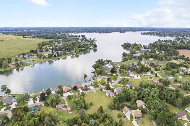 261 Somerset Drive, Brooklyn, MI 49230