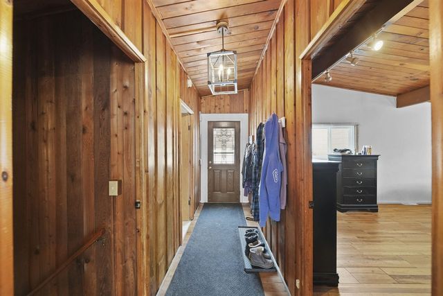 261 Somerset Drive, Brooklyn, MI 49230