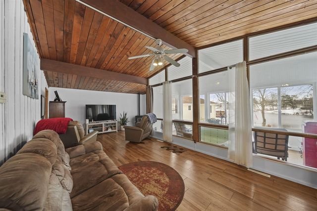 261 Somerset Drive, Brooklyn, MI 49230