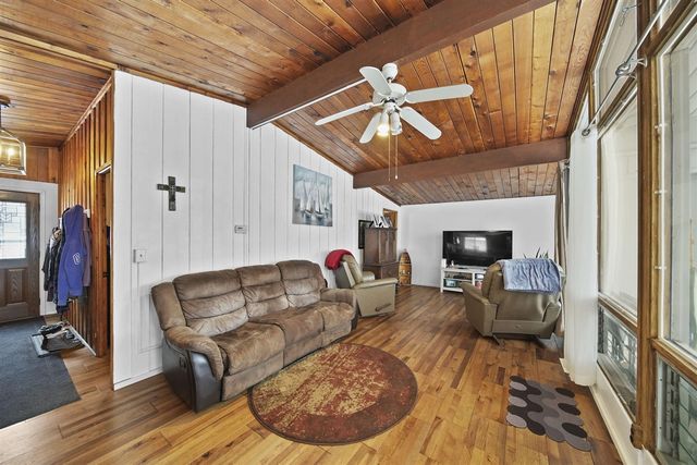 261 Somerset Drive, Brooklyn, MI 49230