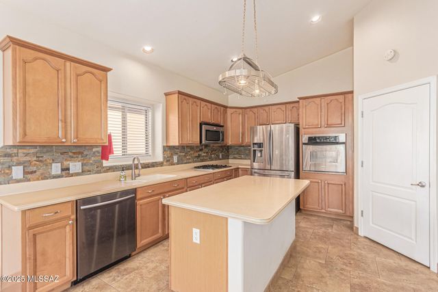 11951 N Cantata Drive, Oro Valley, AZ 85737