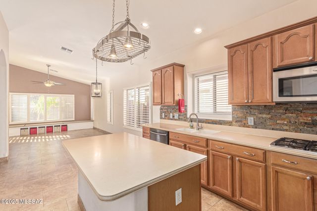 11951 N Cantata Drive, Oro Valley, AZ 85737