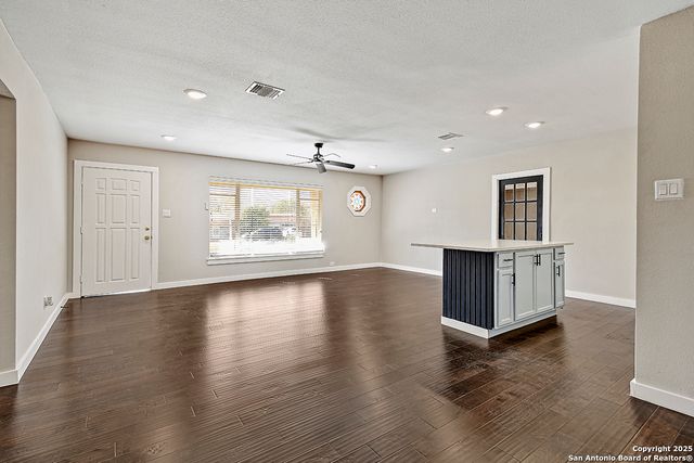 2613 W Summit Ave, San Antonio, TX 78228