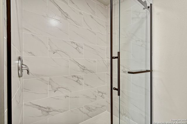 2613 W Summit Ave, San Antonio, TX 78228