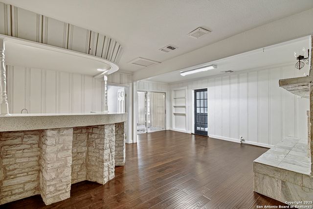 2613 W Summit Ave, San Antonio, TX 78228