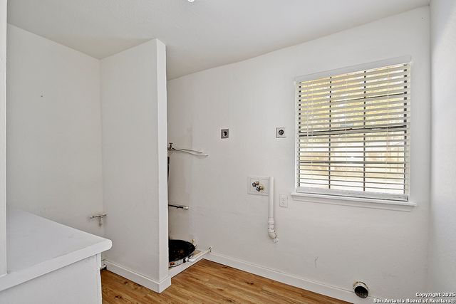 2613 W Summit Ave, San Antonio, TX 78228