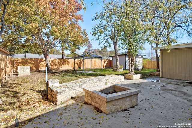 2613 W Summit Ave, San Antonio, TX 78228