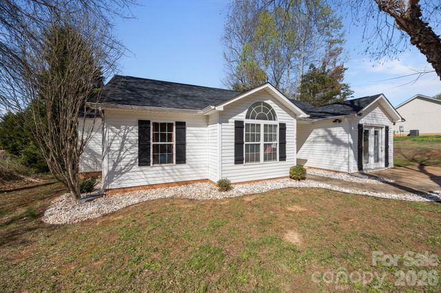 107 Panther Creek Road E, Troutman, NC 28166
