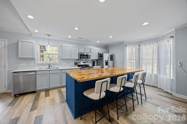 107 Panther Creek Road E, Troutman, NC 28166