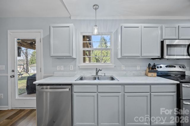 107 Panther Creek Road E, Troutman, NC 28166