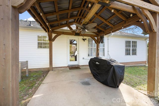 107 Panther Creek Road E, Troutman, NC 28166