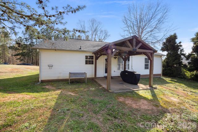 107 Panther Creek Road E, Troutman, NC 28166