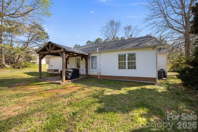 107 Panther Creek Road E, Troutman, NC 28166