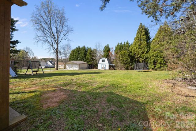 107 Panther Creek Road E, Troutman, NC 28166