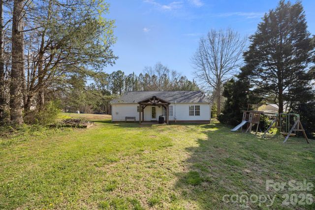 107 Panther Creek Road E, Troutman, NC 28166